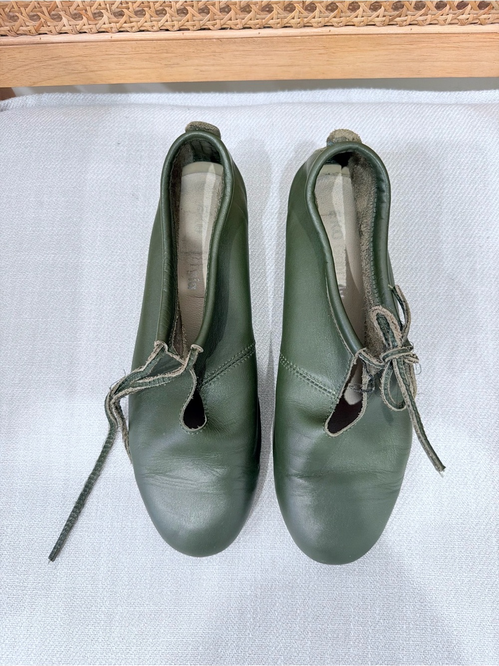 Vintage Olive Green Genuine Leather Lace-Up Shoes